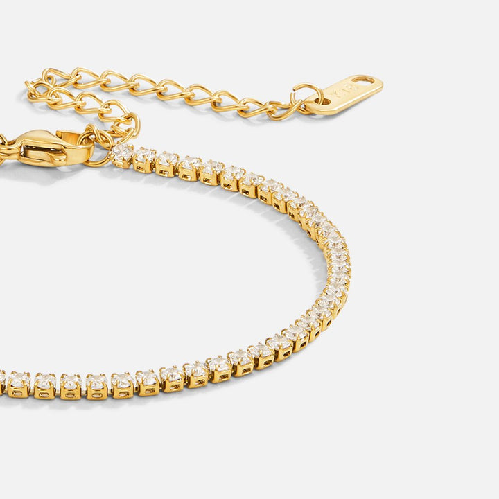 Εκλεπτυσμένο βραχιόλι χρυσού με λεπτούς κρίκους