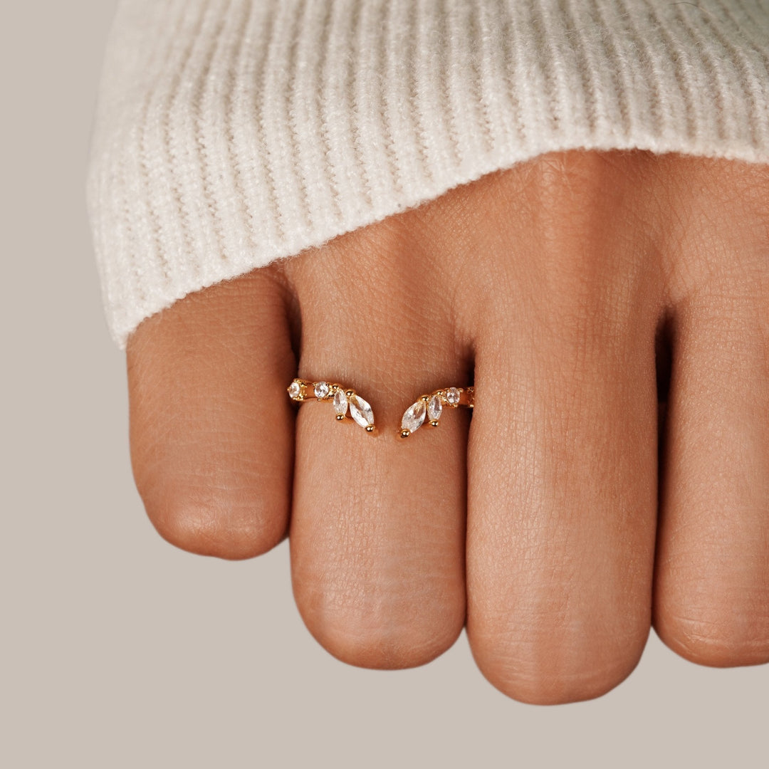 Δαχτυλίδι με κρύσταλλο και απαλή χρυσή γυαλάδα